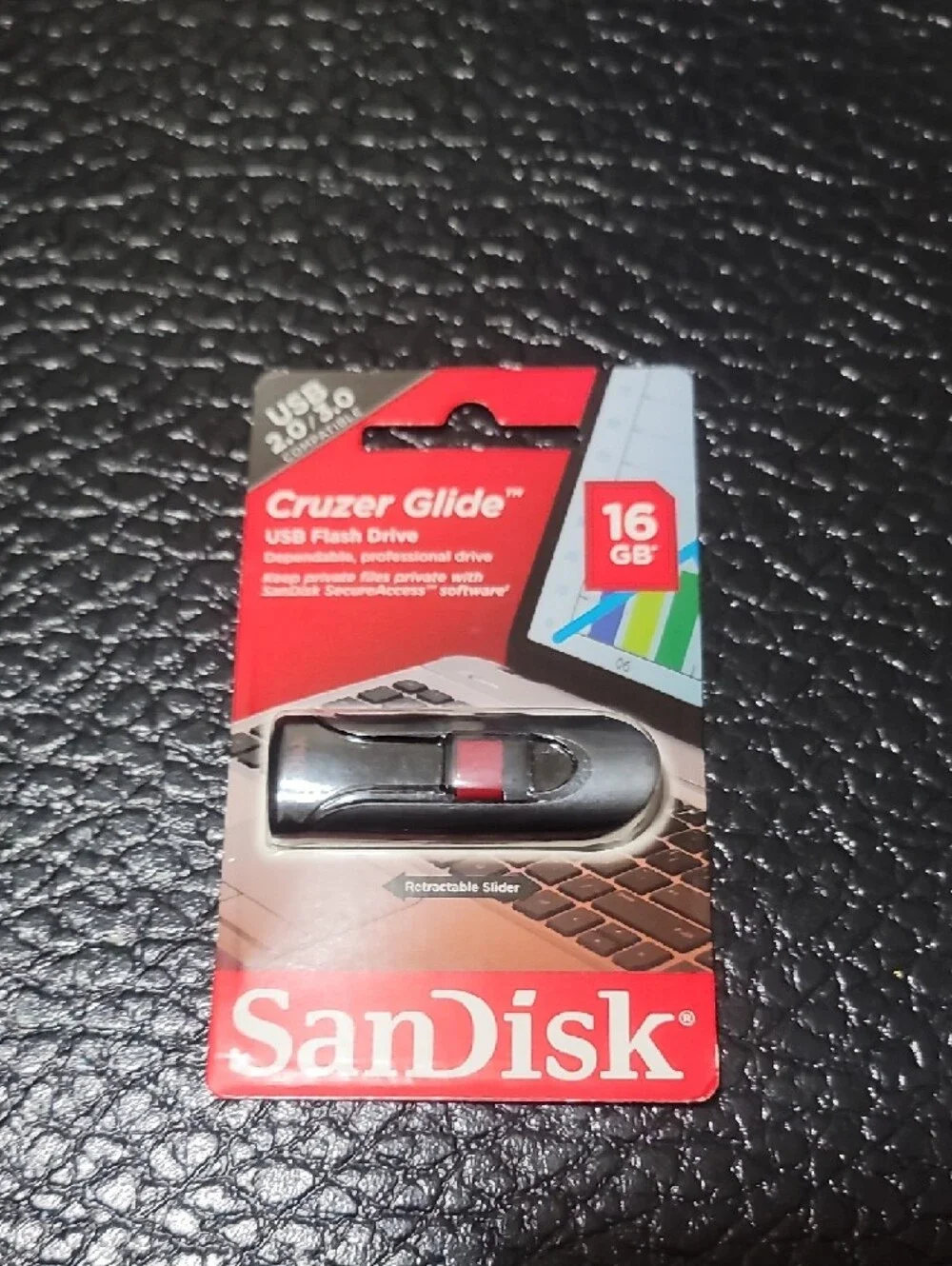 Sandisk Black & Red Cruzer Glide USB 3.0 Flash Drive - SDCZ60-016G-B35